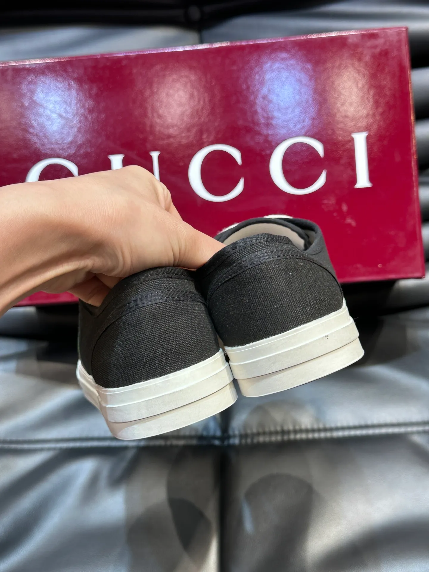 Men's shoes 💰p360 "GUUC*" Couple model 👫GG printed canvas sneakers, this sneaker is from the Gucci Lido series, and its design is inspired by the summer style and beach clubs of the Italian coast. The early autumn series reinterprets the brand's classic design elements and exquisite patterns from a modern perspective. These low-top sneakers are crafted from the brand's original fabric, the classic GG printed canvas, with a slightly distressed effect around the rubber sole. The GG pattern and logo are cleverly integrated into the sole, and the toe is embellished with an embossed Gucci logo. The towel insoles are decorated with brand logo leather labels, are light, comfortable and breathable for the feet, and come with a full set of original packaging! Size: Female 35-40 Male 38-45 (46 customized)